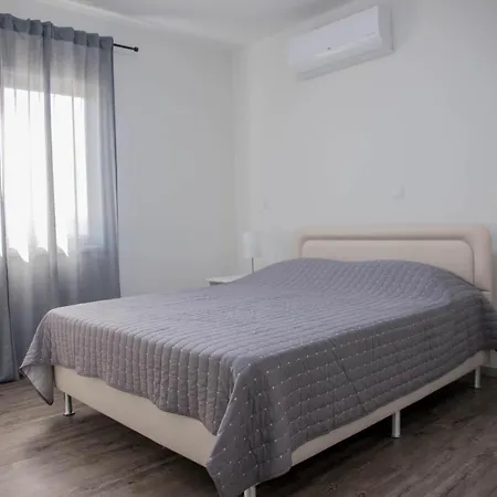 Apartment Modern Not Far From The